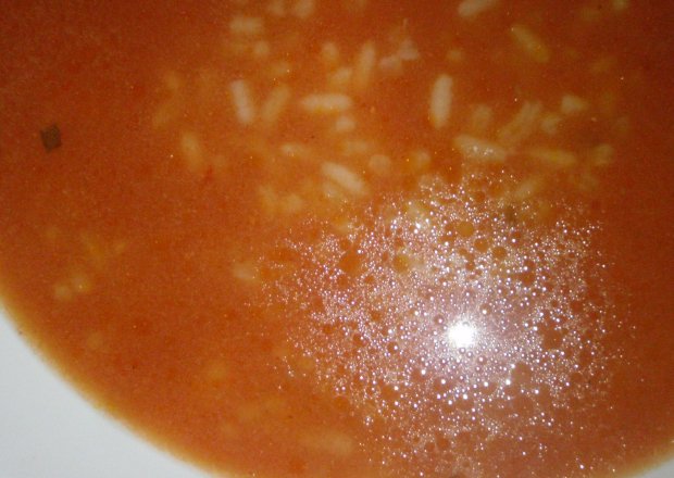 Fotografia przedstawiająca zupa pomidorowa po rumuńsku