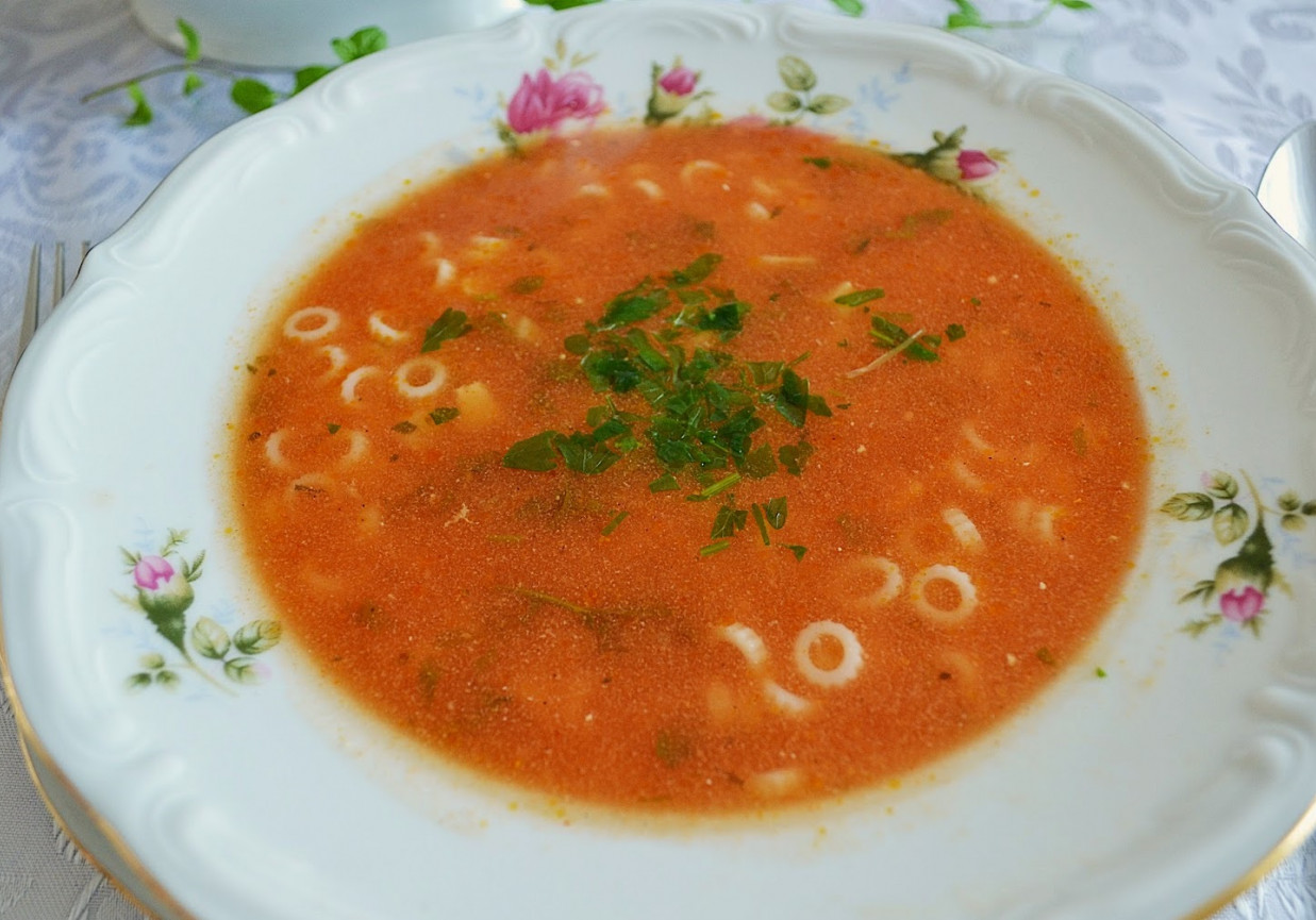 Zupa pomidorowa - pomidorówka foto