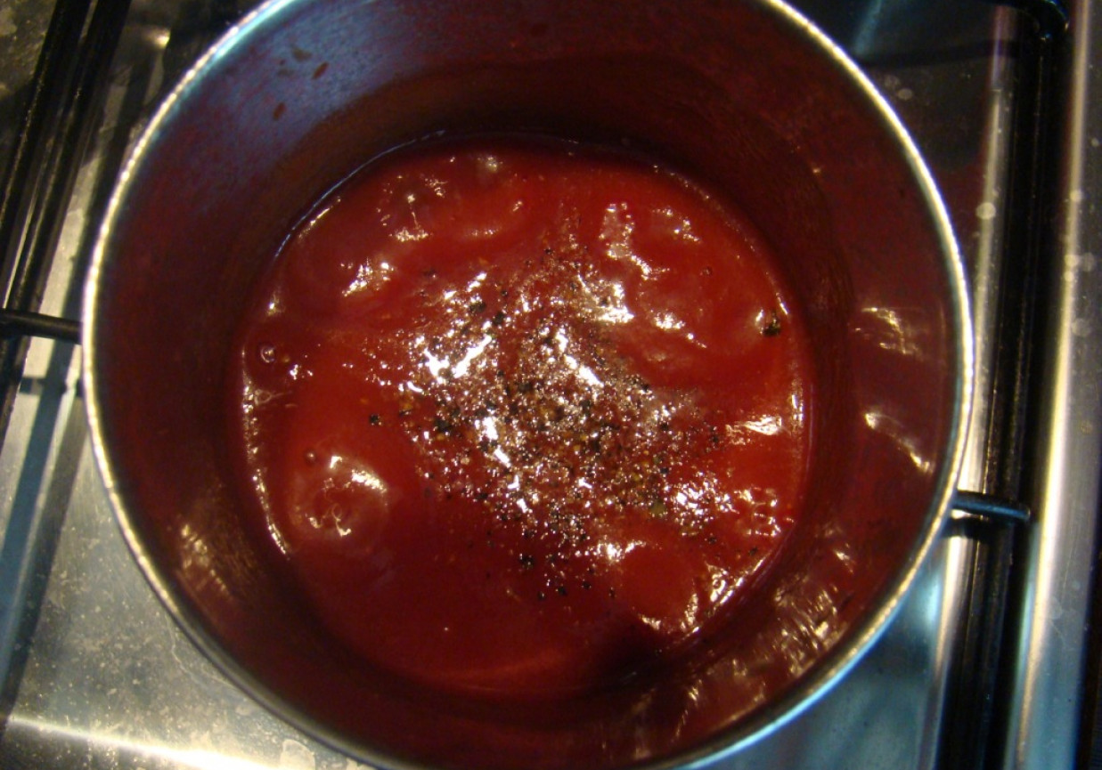 zupa pomidorowa z bazylią i lanym ciastem foto