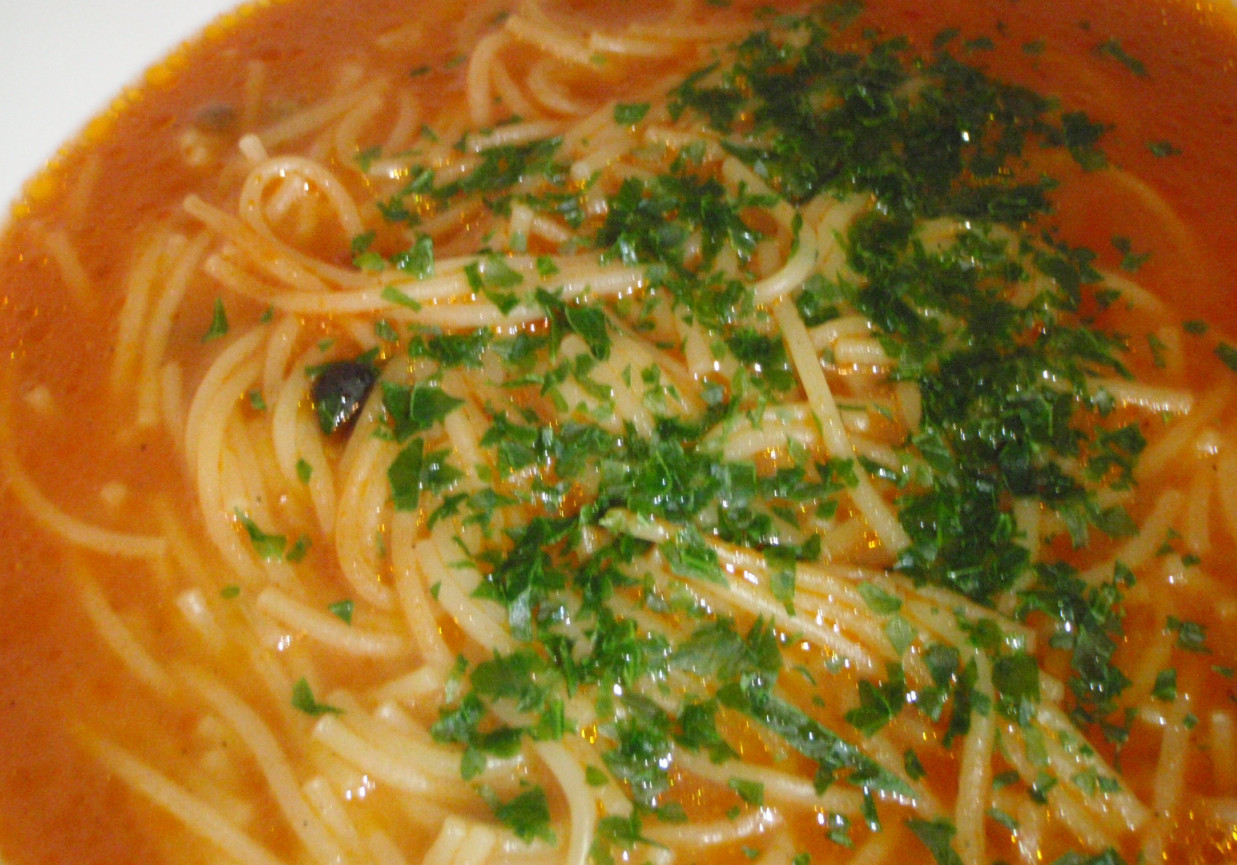 zupa pomidorowa z bazylią foto
