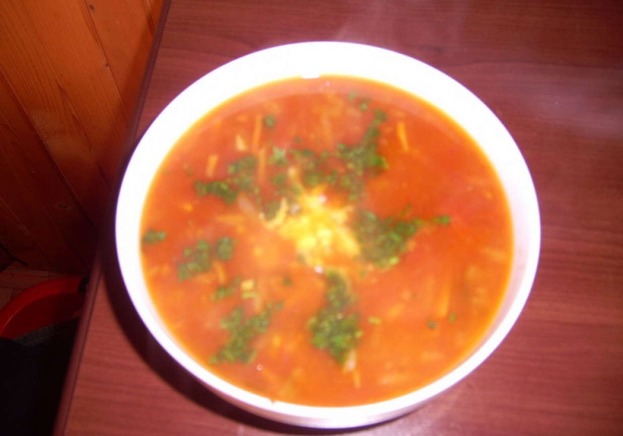 Zupa pomidorowa z cebulą foto