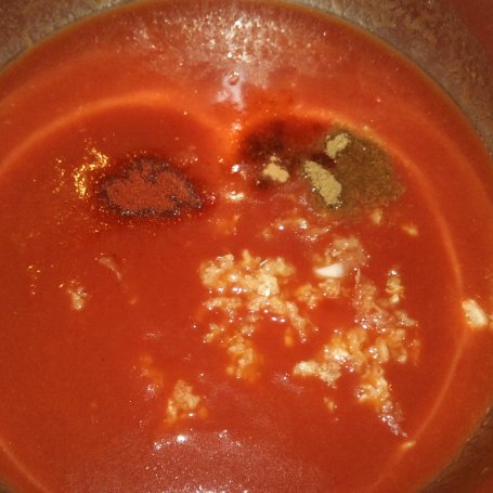 Krok 2 - Zupa pomidorowa z ciecierzycą foto