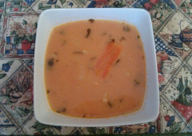 Fotografia przedstawiająca Zupa pomidorowa z curry