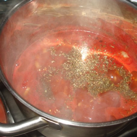 Krok 5 - Zupa pomidorowa z dodatkiem selera naciowego- zaserwowana  z brązowym ryżem foto