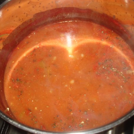 Krok 6 - Zupa pomidorowa z dodatkiem selera naciowego- zaserwowana  z brązowym ryżem foto