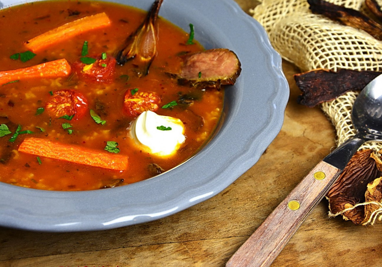 Zupa pomidorowa z grzybami i ryżem foto