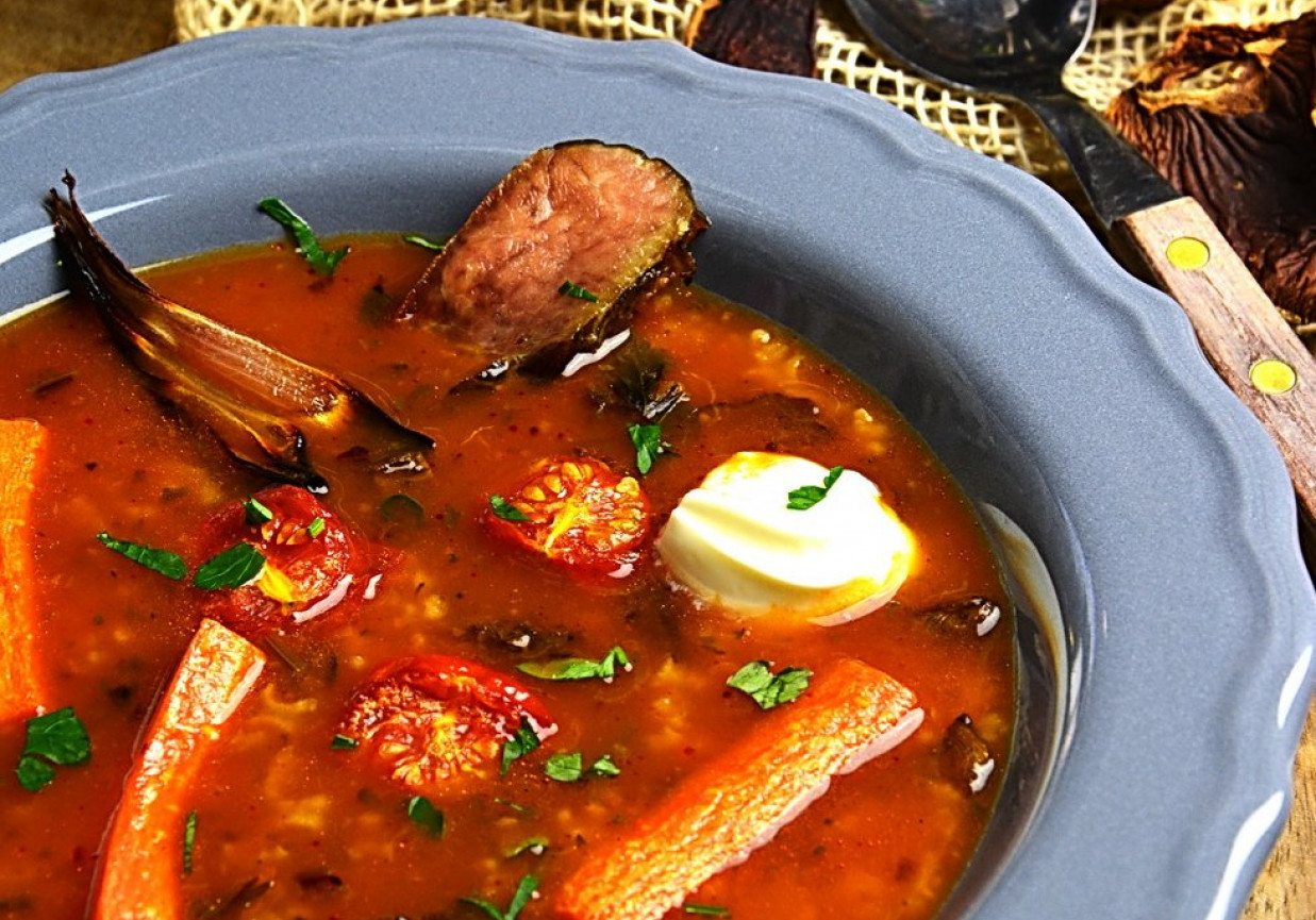 Zupa pomidorowa z grzybami i ryżem foto
