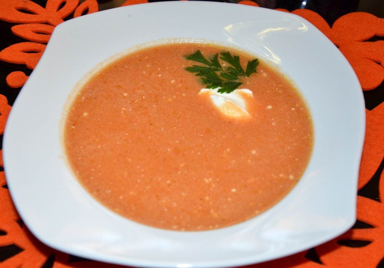 Zupa pomidorowa z gwiazdeczkami foto