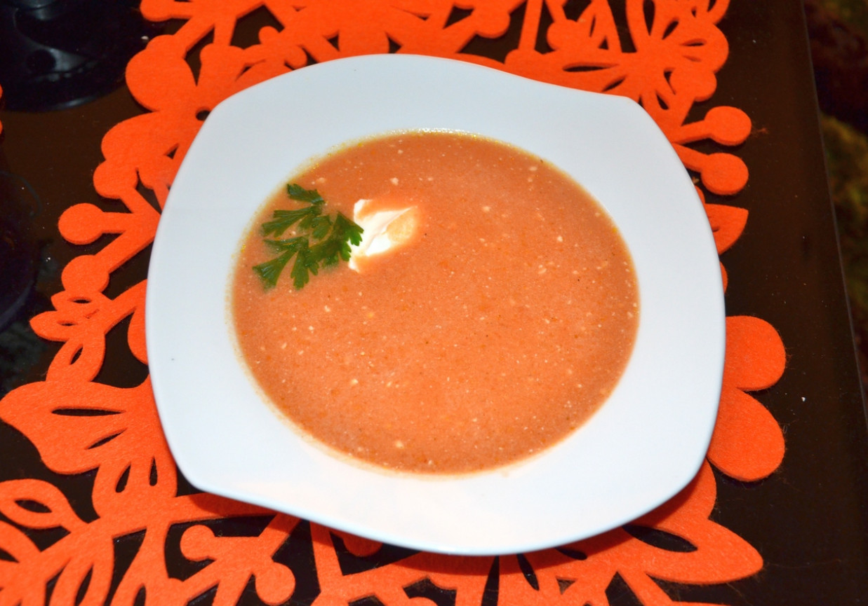 Zupa pomidorowa z gwiazdeczkami foto