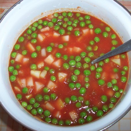 Krok 2 - Zupa pomidorowa z kalarepką foto