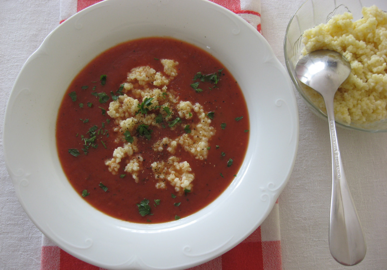 Zupa pomidorowa z kaszą jaglaną foto