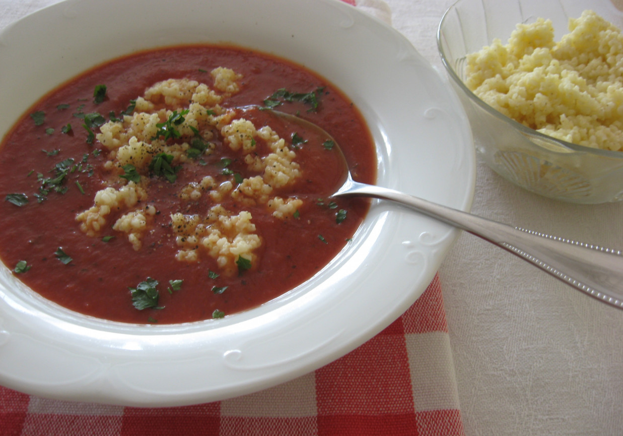 Zupa pomidorowa z kaszą jaglaną foto