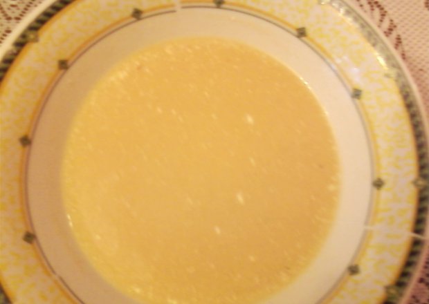 Fotografia przedstawiająca Zupa pomidorowa z kaszą jaglaną