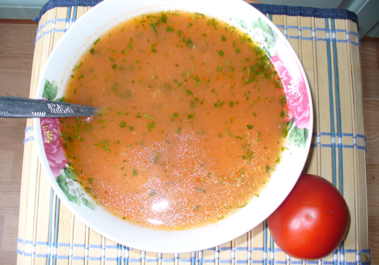 Zupa pomidorowa z kaszą kuskus foto