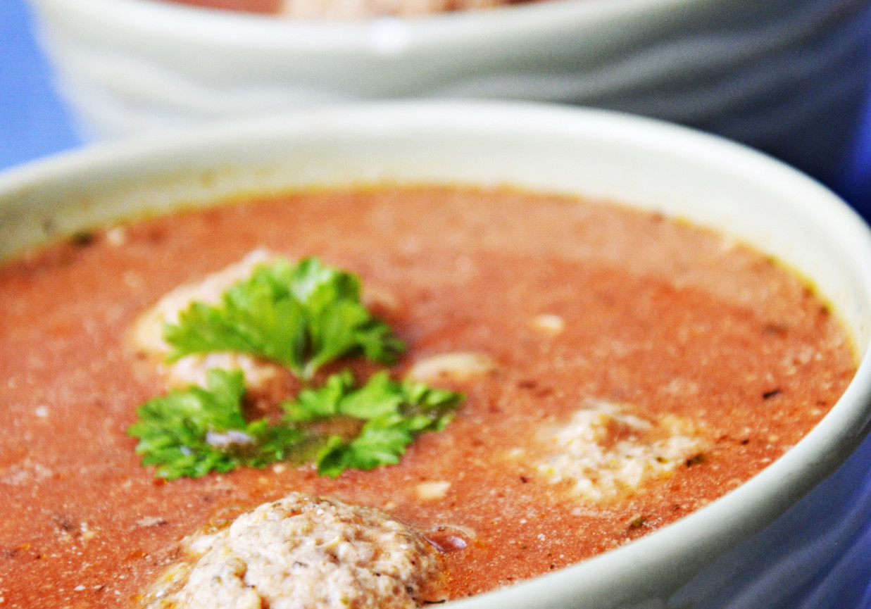 Zupa pomidorowa z klopsikami  foto