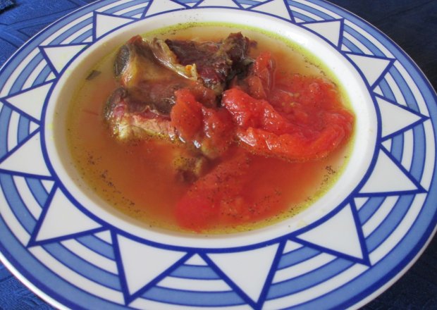Fotografia przedstawiająca Zupa pomidorowa z kuchni chińskiej