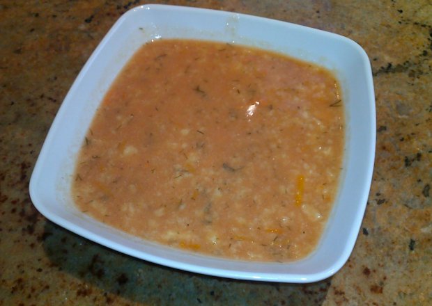 Fotografia przedstawiająca Zupa Pomidorowa z Lanym Ciastem