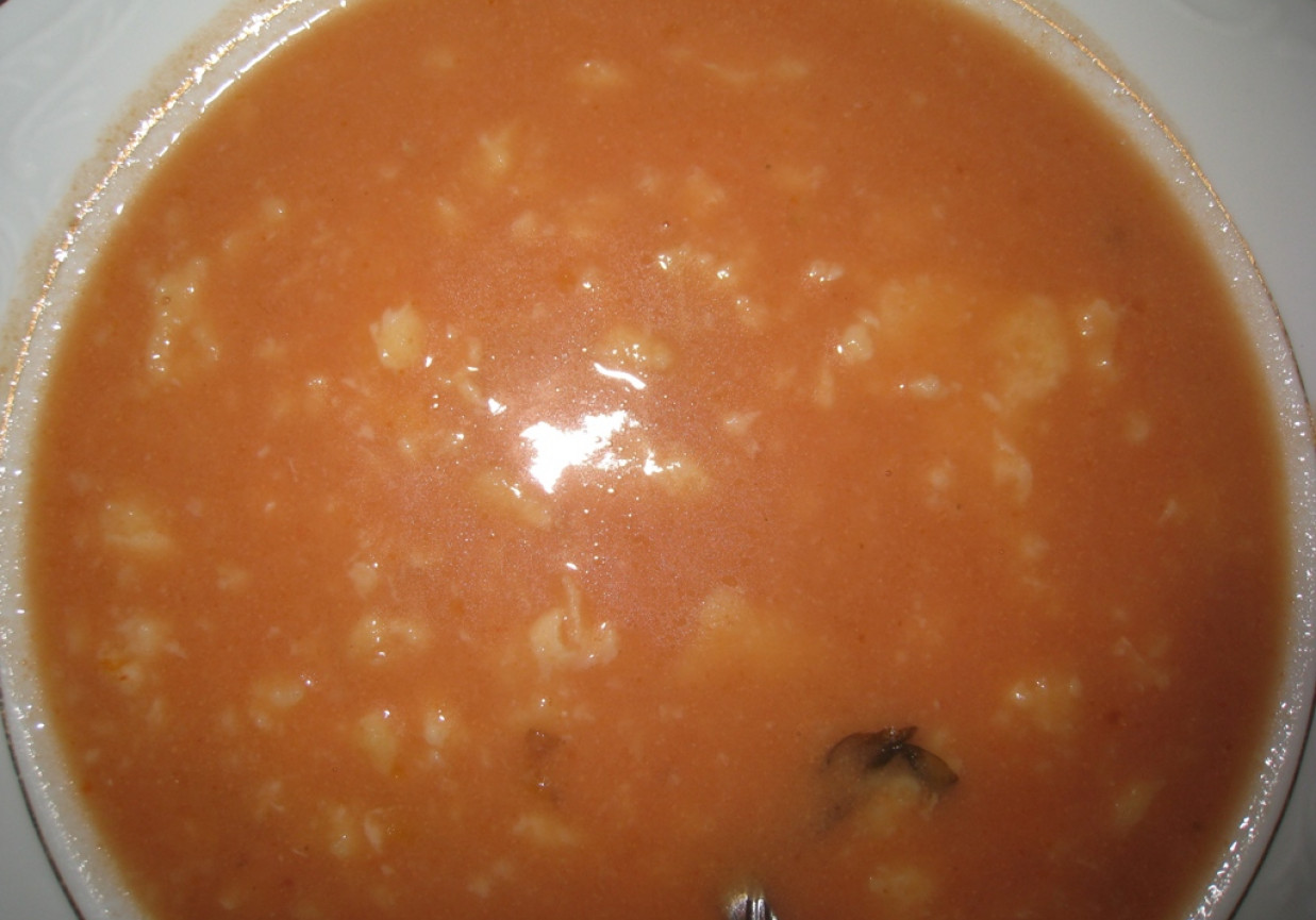 Zupa pomidorowa z lanymi kluseczkami foto