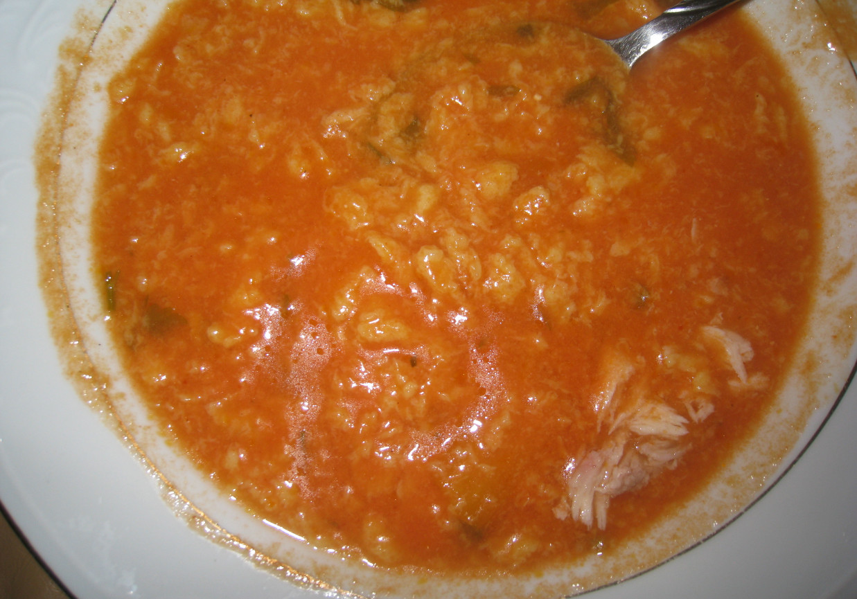 Zupa pomidorowa z lanymi kluskami foto
