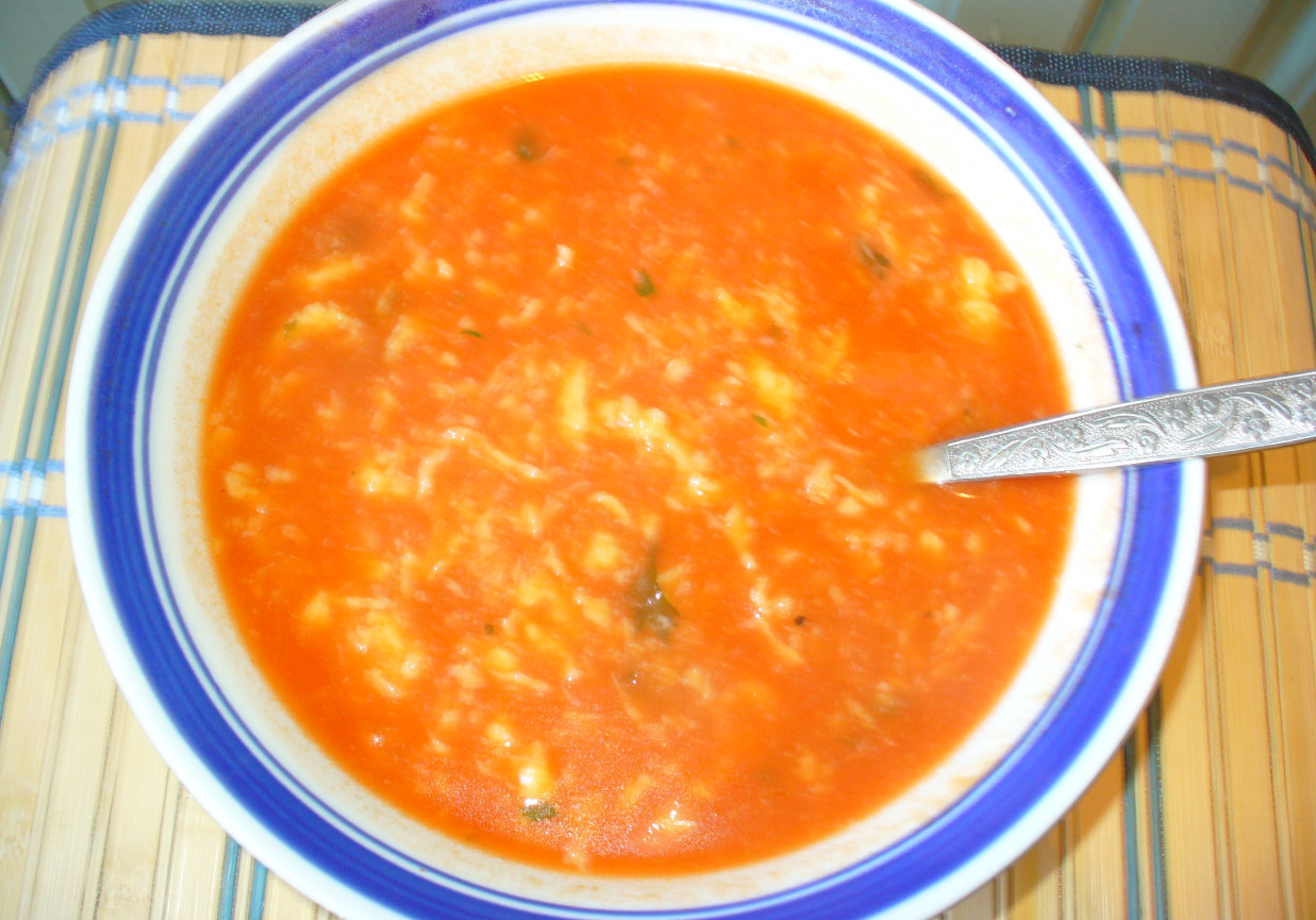 Zupa pomidorowa z lanymi foto