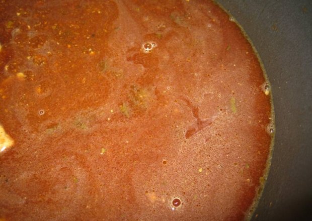 Fotografia przedstawiająca Zupa pomidorowa z makaronem świderki