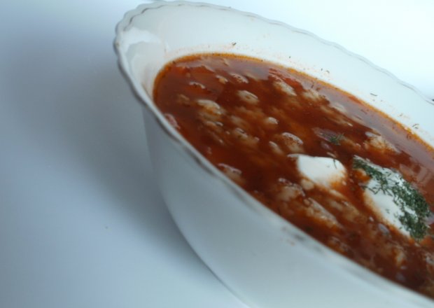 Fotografia przedstawiająca Zupa Pomidorowa Z Makaronem