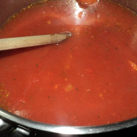 Krok 2 - Zupa pomidorowa z makaronem foto