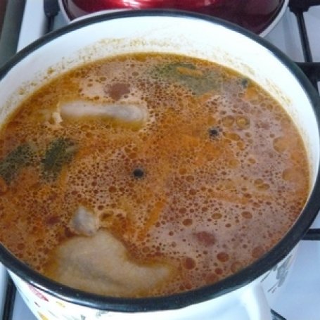 Krok 2 - Zupa pomidorowa z makaronem foto