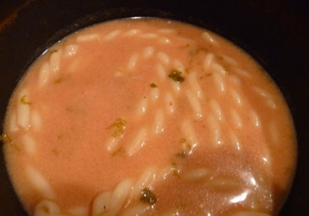 Zupa pomidorowa z makaronem foto