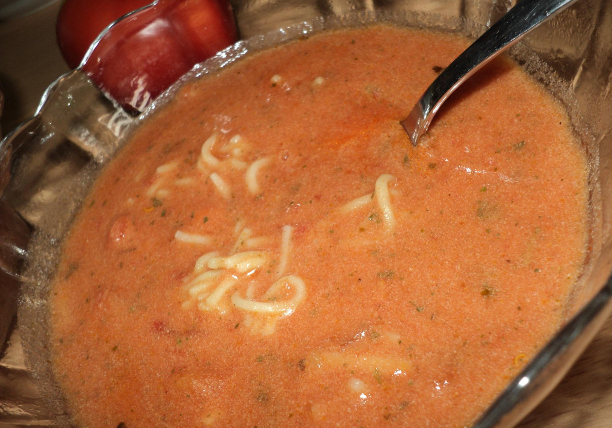 Zupa pomidorowa z makaronem foto