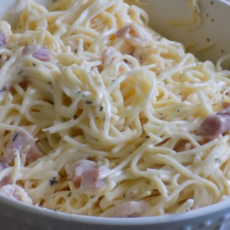 Krok 1 - Zupa pomidorowa z makaronowymi koszyczkami foto