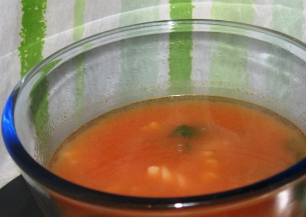 Fotografia przedstawiająca Zupa pomidorowa z mlekiem kokosowym