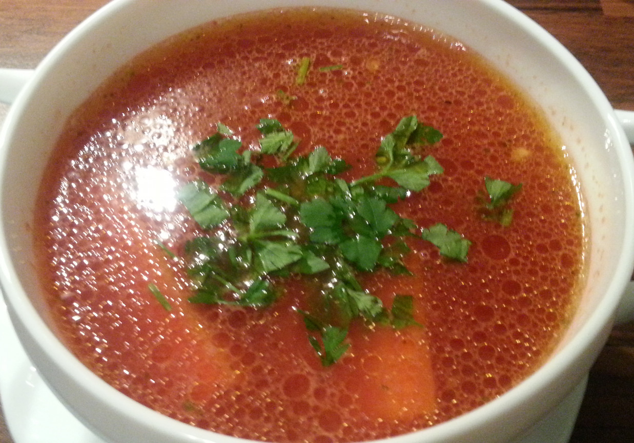 Zupa pomidorowa z muszelkami foto