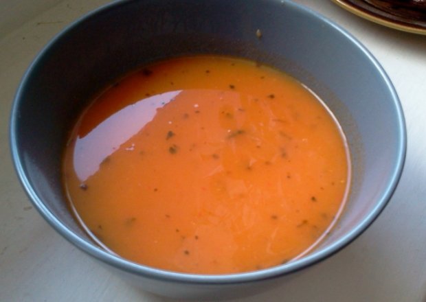 Fotografia przedstawiająca Zupa pomidorowa z papryką