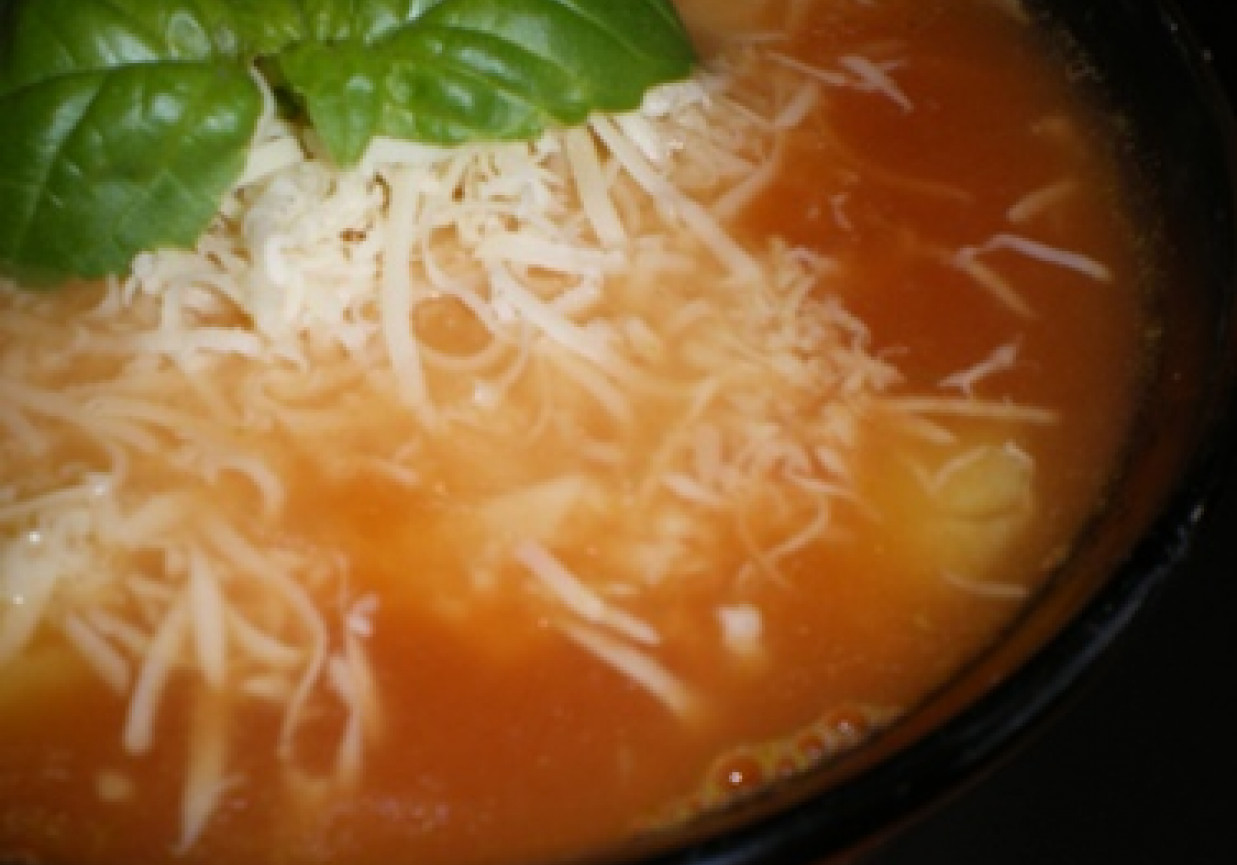 Zupa pomidorowa z parmezanem foto