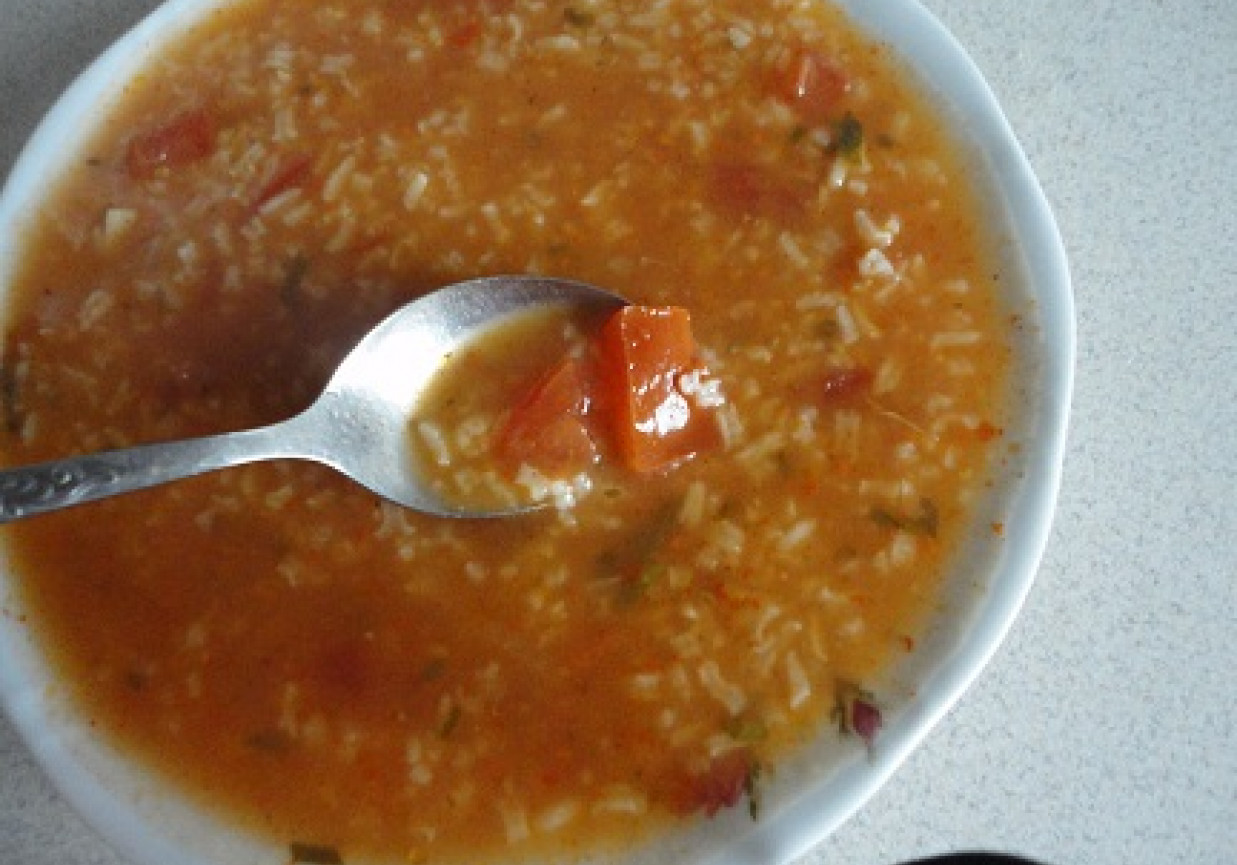 zupa pomidorowa z pomidorem i z ryżem foto
