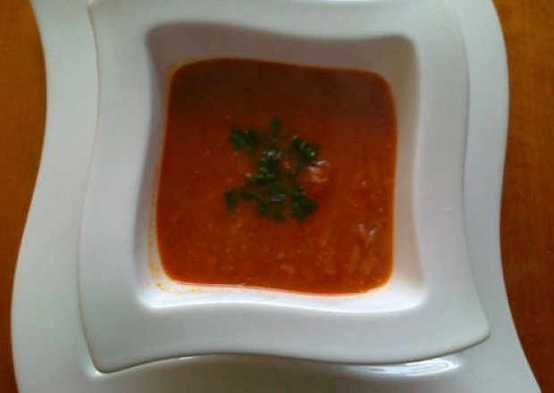 Fotografia przedstawiająca Zupa pomidorowa z pomidorów