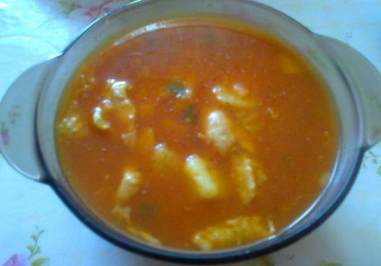 Zupa pomidorowa z ryżem i ziemniakami foto