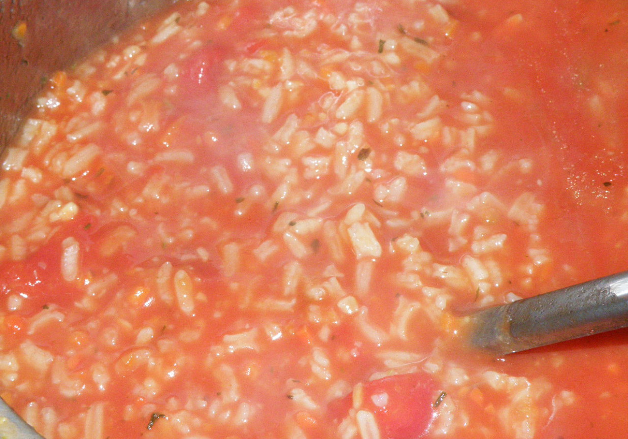 Zupa pomidorowa z ryżem - na kurzych łapkach foto