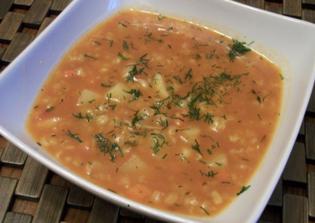 Fotografia przedstawiająca Zupa pomidorowa z ryżem Zub3r'a