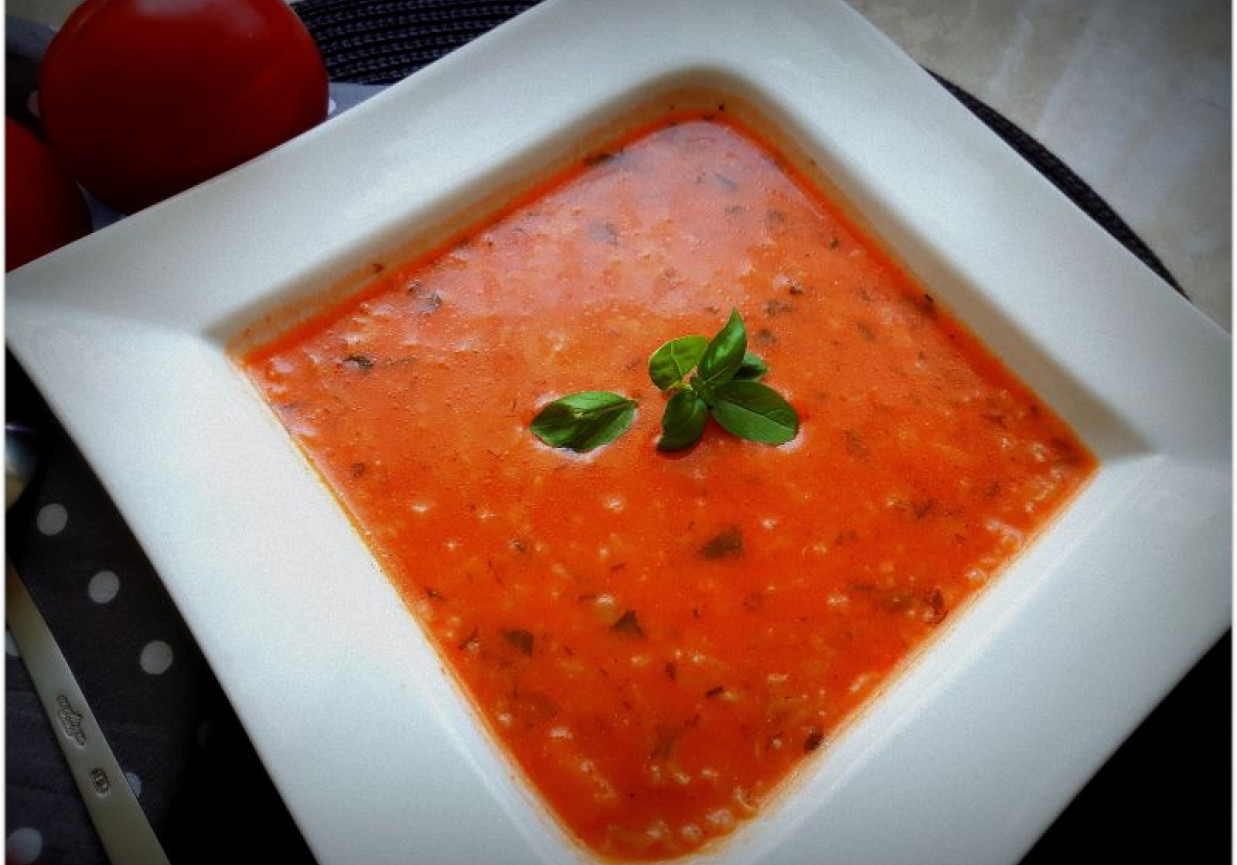 Zupa pomidorowa z ryżem foto