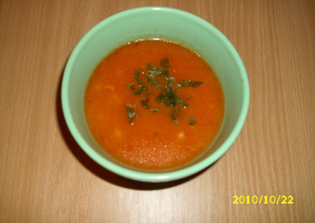 Fotografia przedstawiająca Zupa pomidorowa z ryżem.