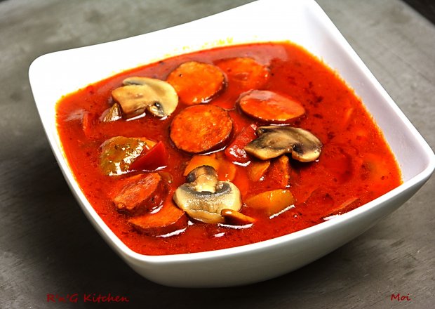 Fotografia przedstawiająca Zupa pomidorowa z San Escobar