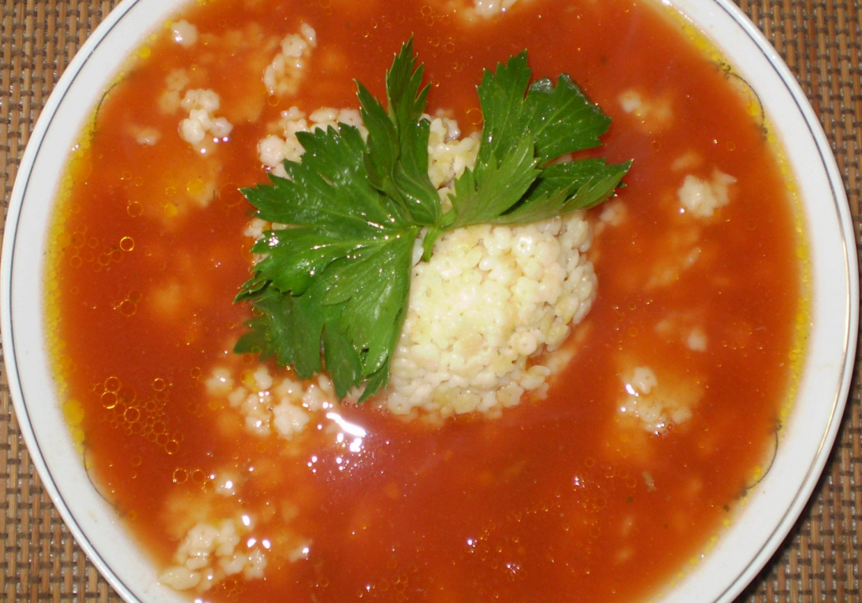 Zupa pomidorowa z selerem naciowym: foto