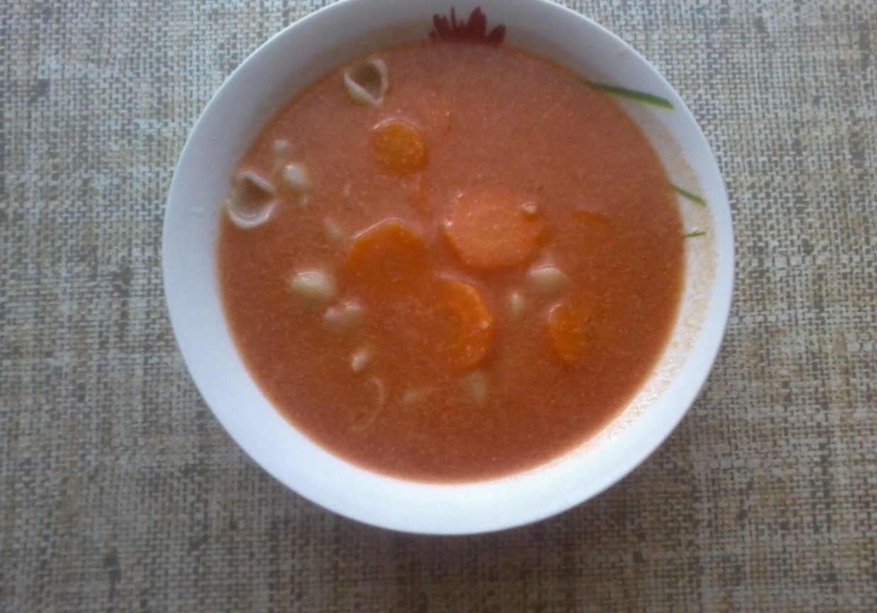 zupa pomidorowa z sercem foto