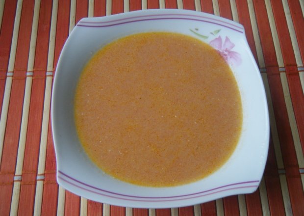 Fotografia przedstawiająca Zupa pomidorowa z serem