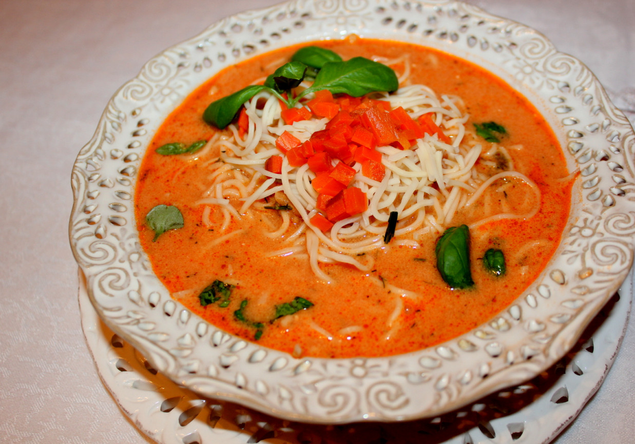 Zupa pomidorowa z serkiem mascarpone foto