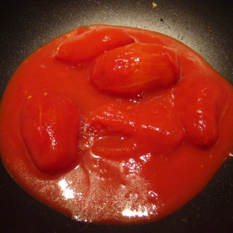 Krok 2 - Zupa pomidorowa z soczewicą i makaronem tarhonya foto