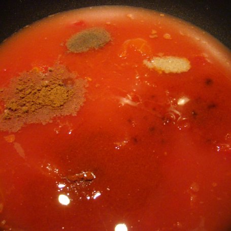 Krok 4 - Zupa pomidorowa z soczewicą i makaronem tarhonya foto