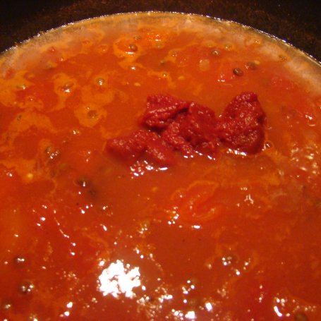 Krok 6 - Zupa pomidorowa z soczewicą i makaronem tarhonya foto